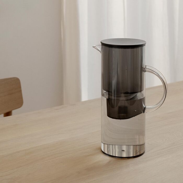 Фільтр-глечик для води з картриджами фільтром 2 л сірий STELTON