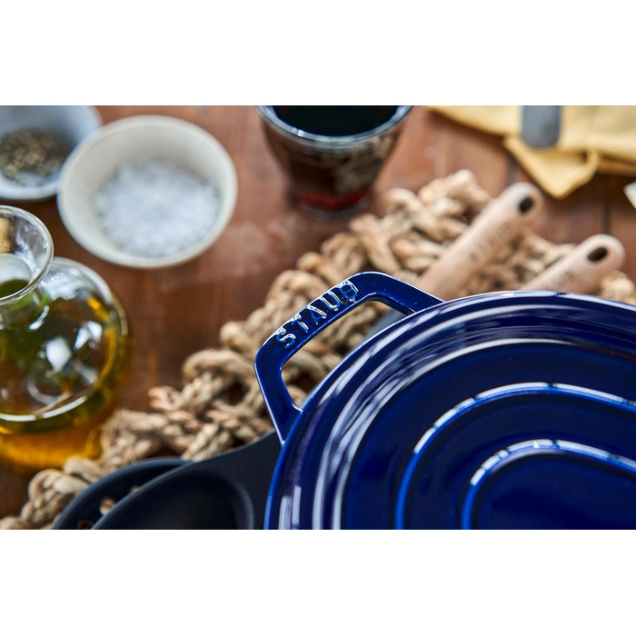 Чавунна жаровня/кокот STAUB, овальна 6,7 л, (29 см, темно-синя)