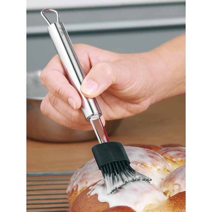 Нож для пиццы WMF Profi Plus 19,8 см, круг для теста с покрытием, ролик для пиццы, нож для пиццы, нержавеющая сталь Cromargan частично матовая, можно мыть в посудомоечной машине (в комплекте с силиконовой щеткой для выпечки 20 см)