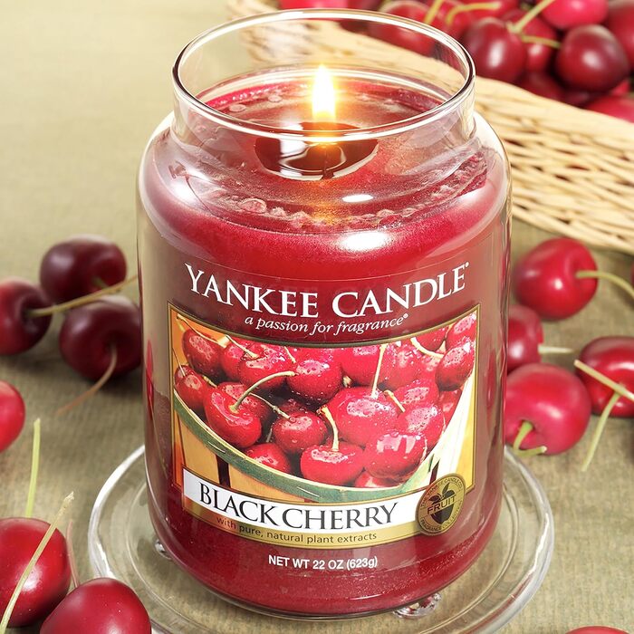Ароматична свічка Yankee Candle у скляній банці (велика), свічка з тривалим часом горіння до 150 годин, ідеальні подарунки для жінок (ЧОРНА ВИШНЯ)