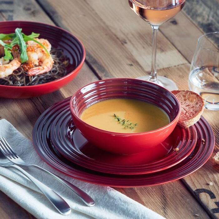 Тарілка для супу 22 см, червона Le Creuset