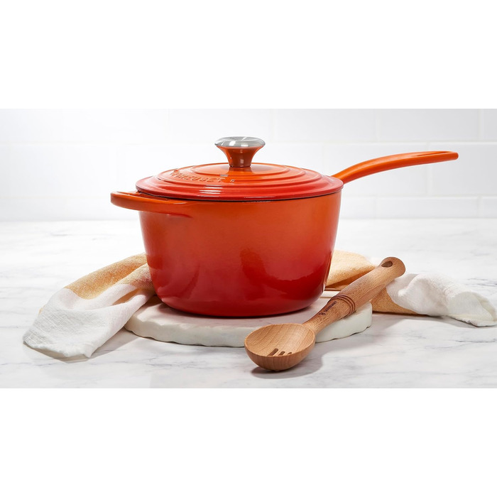 Чугунный сотейник Ø 18 см, 1,8 л с крышкой, пламенно-красный Signature Le Creuset