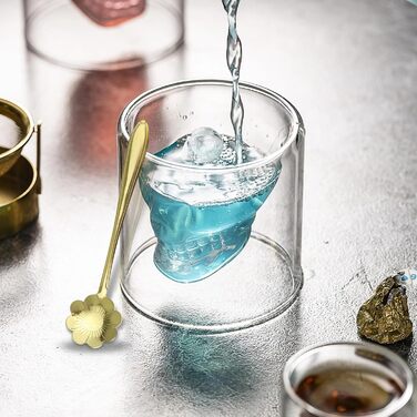 Набор из 10 предметов включает в себя 3 стакана с изображением черепа BITEFU