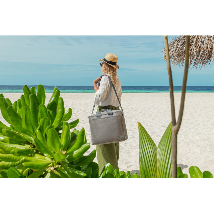 Термосумка 30 л серая Rivacase