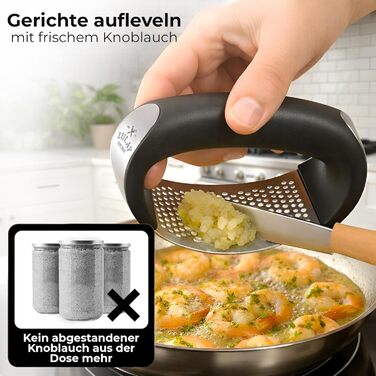 Кухонный пресс для чеснока с мягкой черной ручкой Zulay Kitchen